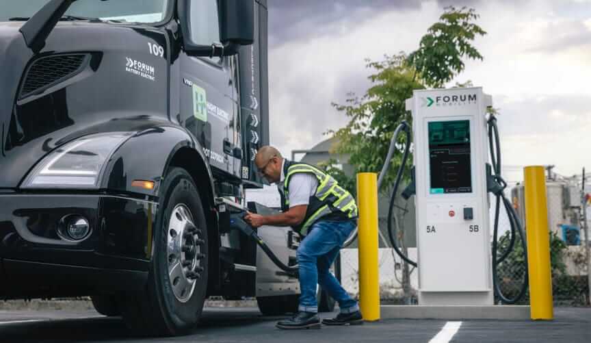 Forum-Mobility-man-charging-truck